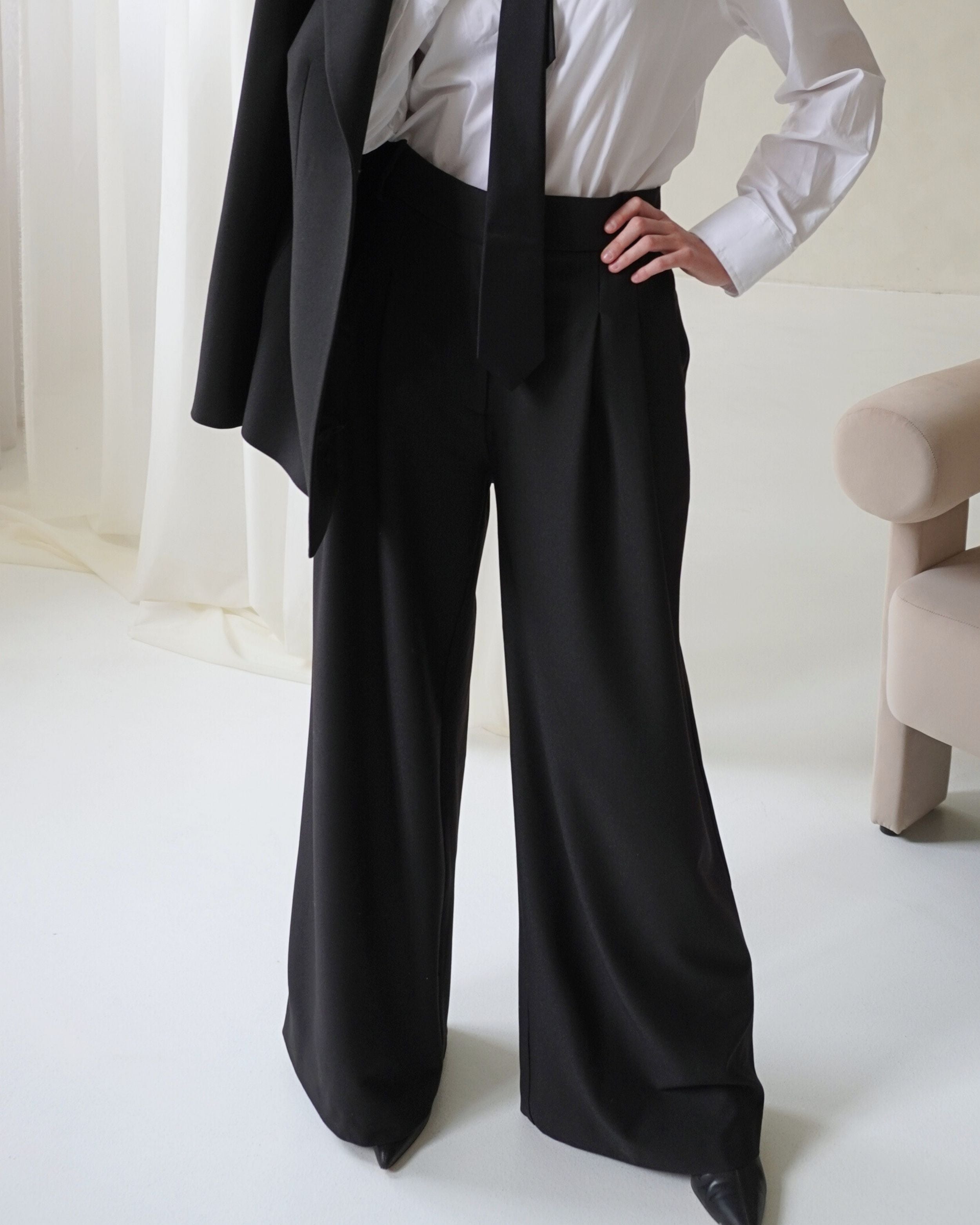 Wide-leg gabardine trousers in tall length from THÉFI.